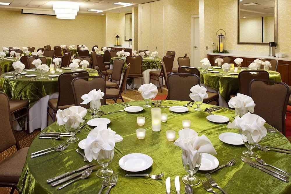 Hilton Garden Inn Roanoke Exterior photo